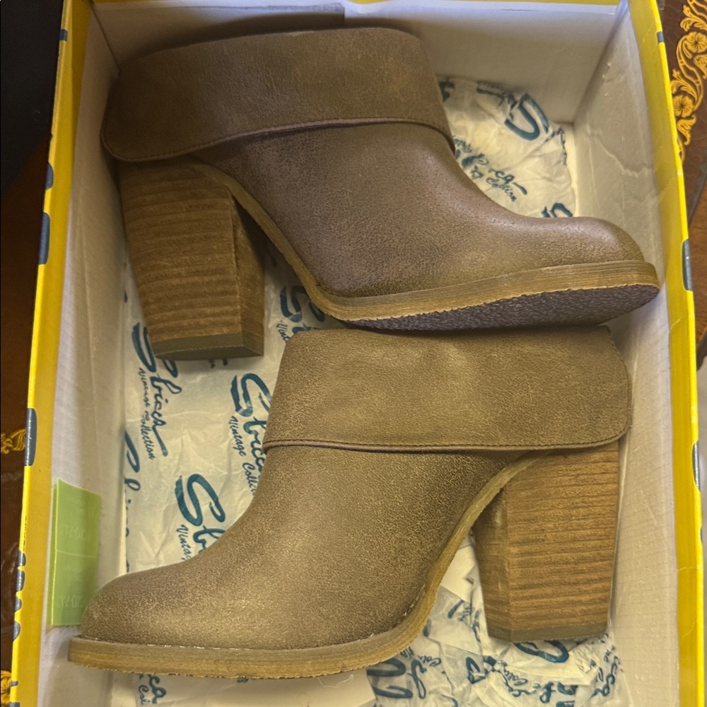 Sbicca Vintage Collection. Vitalo, Brown Heeled Ankle Boots